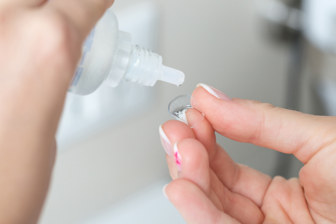 Czy soczewka może wypaść z oka? W jakich przypadkach?