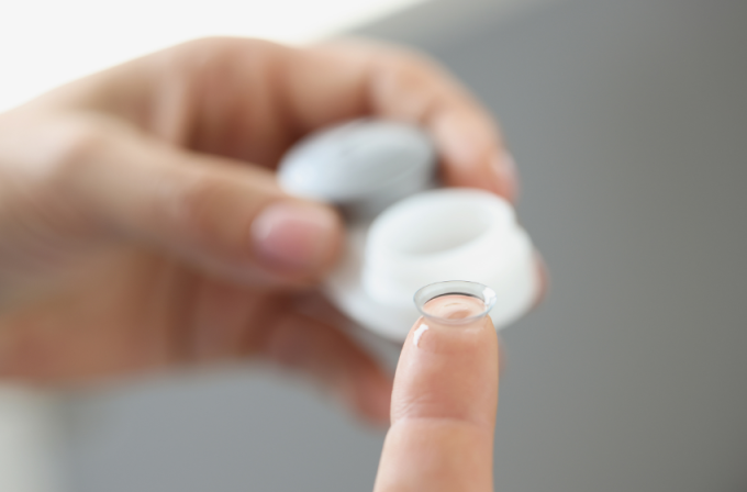 Czym są soczewki kontaktowe sferyczne i kiedy się je użytkuje?